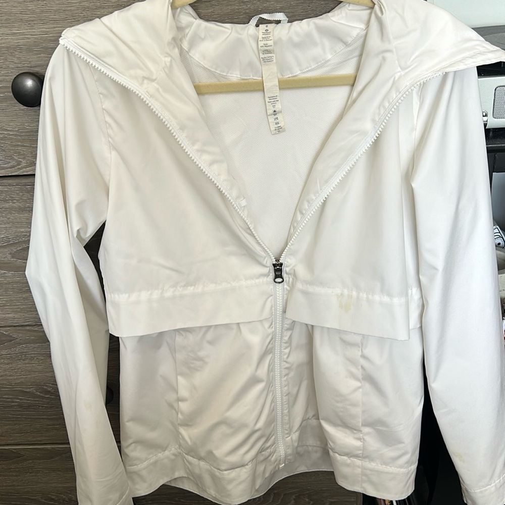 Lululemon windbreaker